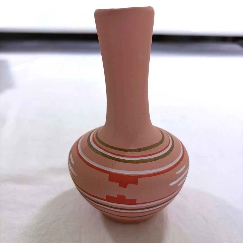 TESA Hand Painted Bud Vase USA Terracotta Southwestern Pottery P-15 Peach 5.25